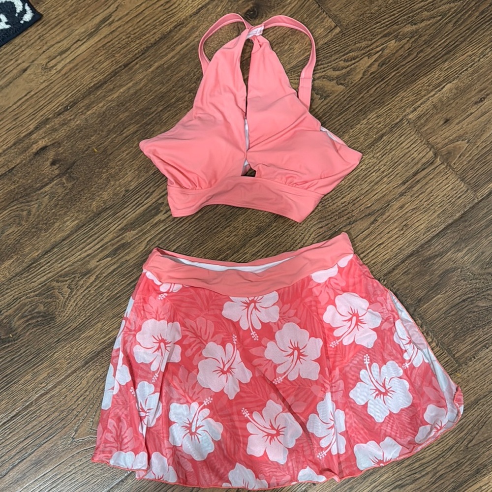 Bikini with a flowing ski skirt, bikini bottoms underneath